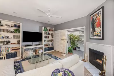 18340 Collins #D, Tarzana, CA 91356 - Photo 7