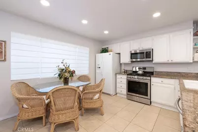 18340 Collins #D, Tarzana, CA 91356 - Photo 13