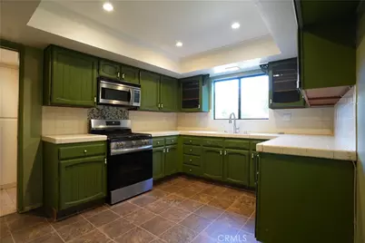 635 E Elmwood Avenue #204, Burbank, CA 91501 - Photo 9
