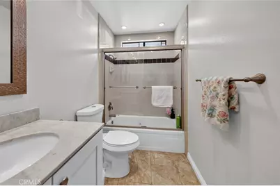 6420 Hazeltine Avenue #9, Van Nuys, CA 91401 - Photo 19