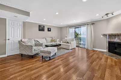 6420 Hazeltine Avenue #9, Van Nuys, CA 91401 - Photo 1