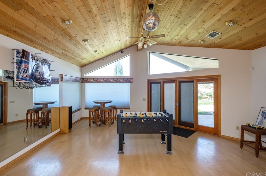 12958 Valley View Ct, Apple Valley CA  92308-6184 exterior