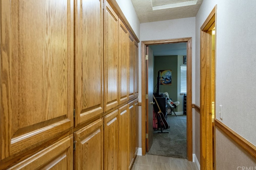 12958 Valley View Ct, Apple Valley CA  92308-6184 exterior