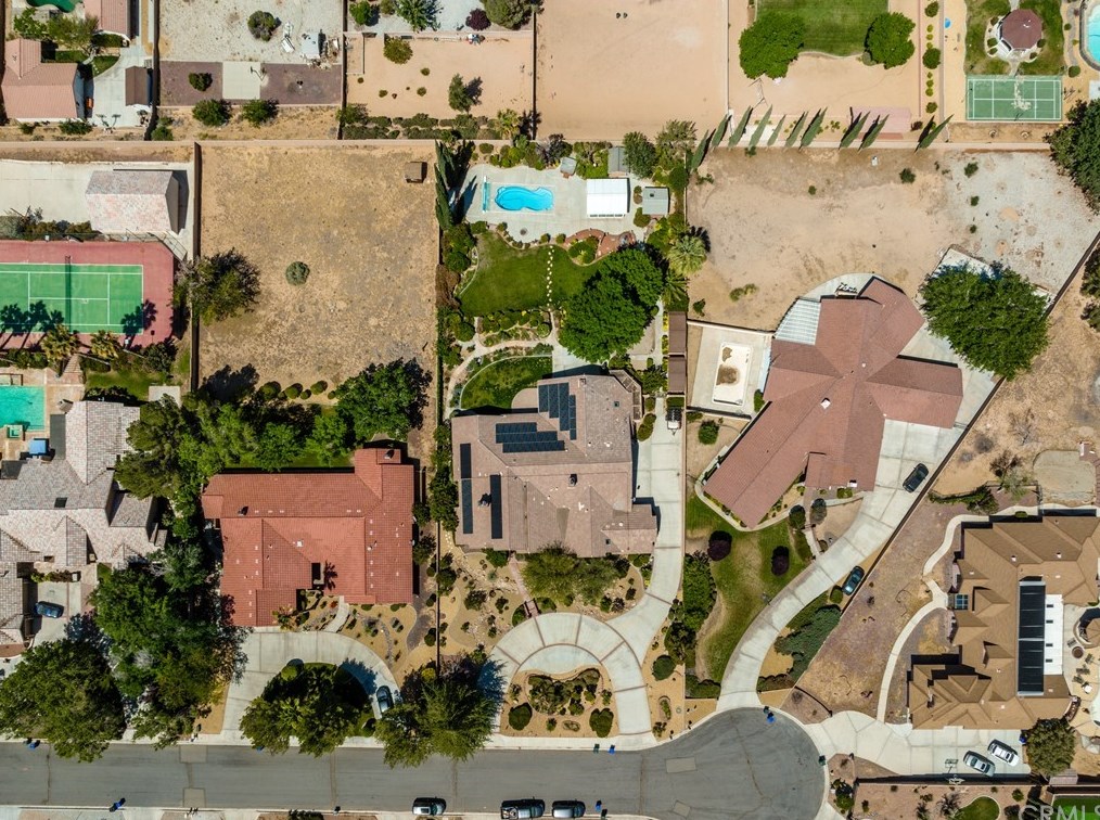 12958 Valley View Ct, Apple Valley CA  92308-6184 exterior