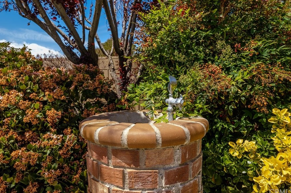 12958 Valley View Ct, Apple Valley CA  92308-6184 exterior