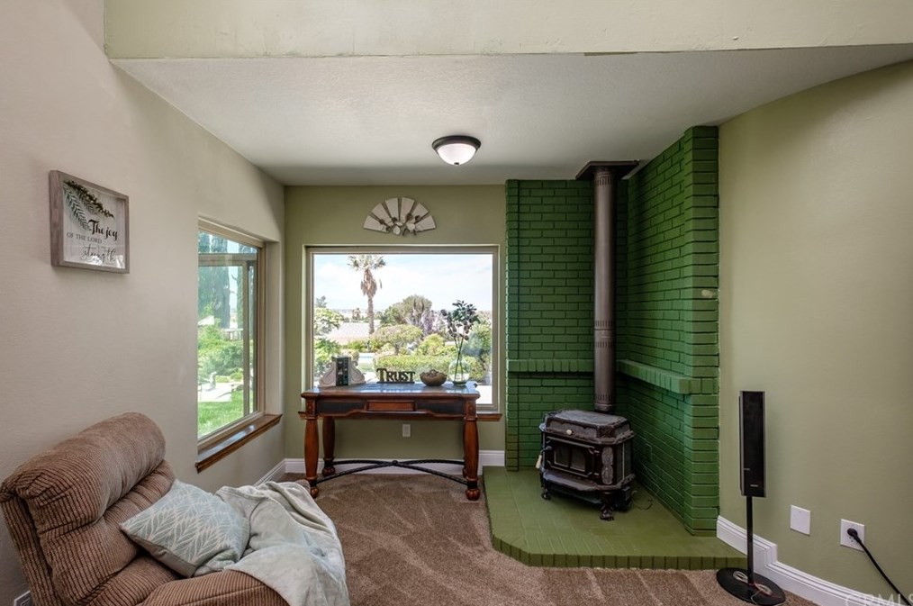 12958 Valley View Ct, Apple Valley CA  92308-6184 exterior