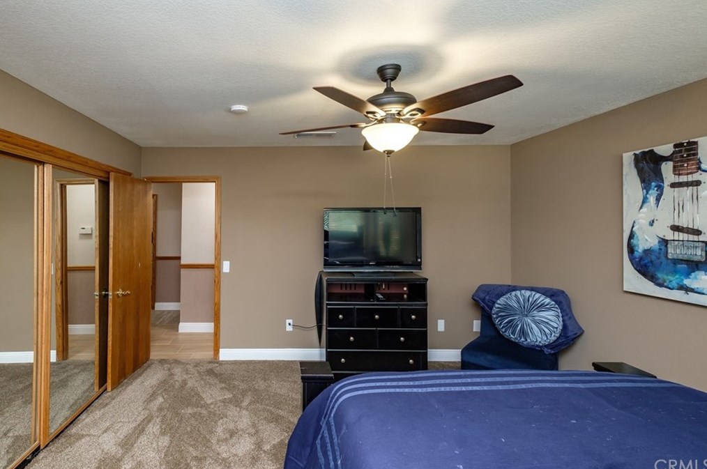 12958 Valley View Ct, Apple Valley CA  92308-6184 exterior