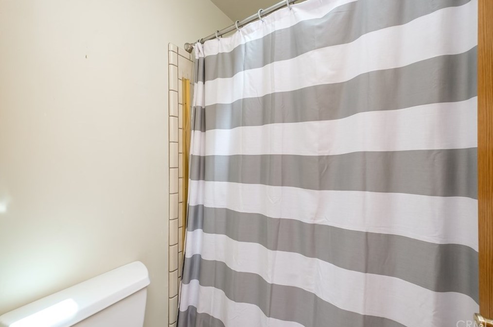 12958 Valley View Ct, Apple Valley CA  92308-6184 exterior