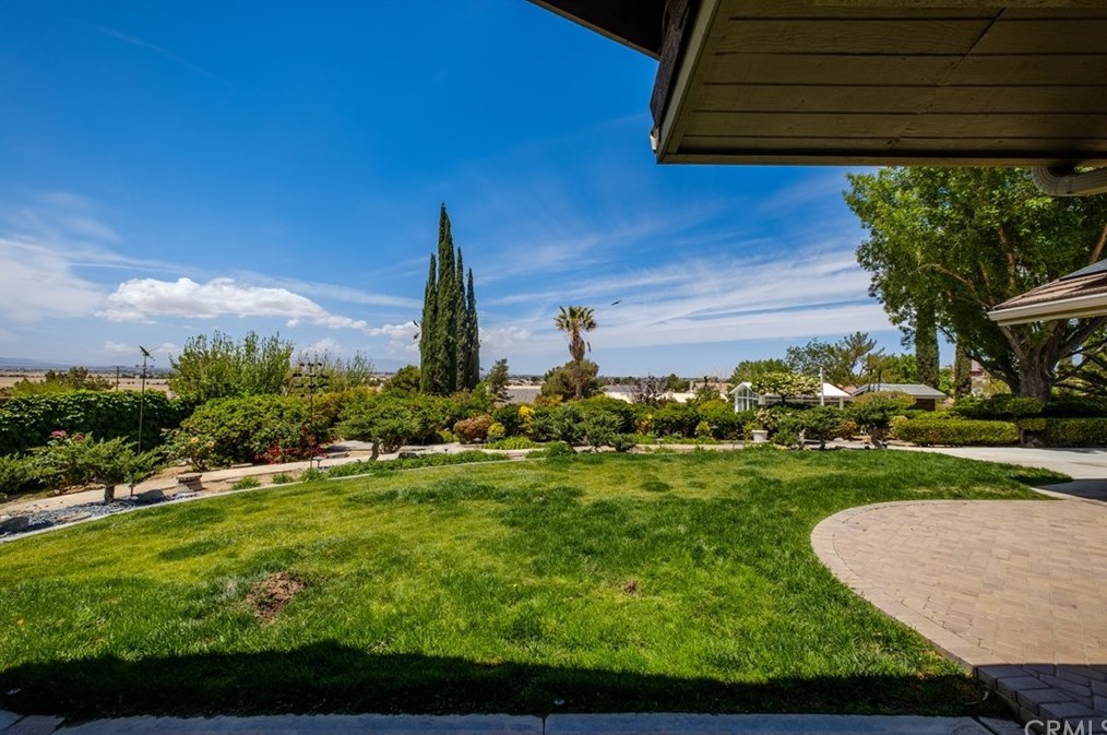 12958 Valley View Ct, Apple Valley CA  92308-6184 exterior