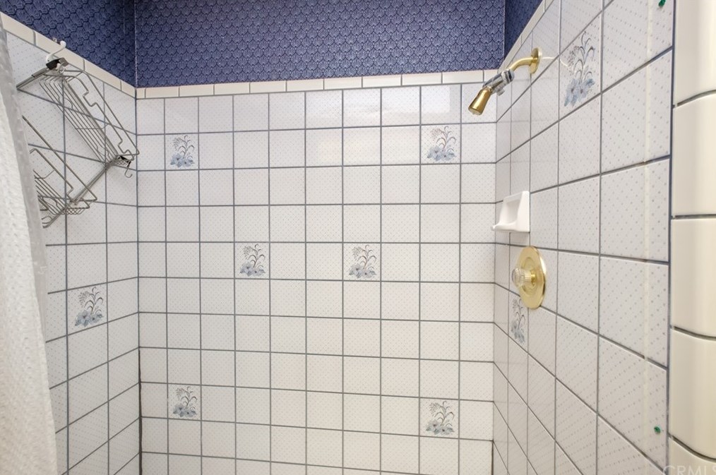 12958 Valley View Ct, Apple Valley CA  92308-6184 exterior