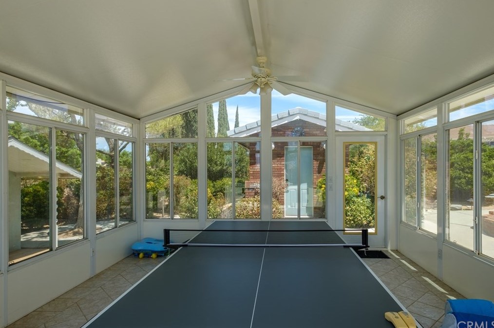 12958 Valley View Ct, Apple Valley CA  92308-6184 exterior