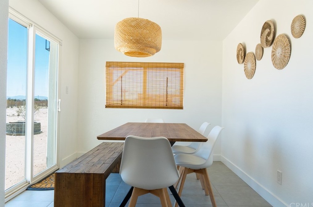 60521 Lorraine Ave, Yucca Valley CA  92285-3275 exterior