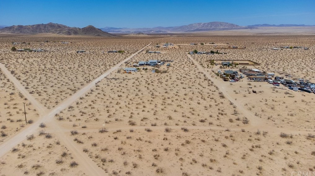 60521 Lorraine Ave, Yucca Valley CA  92285-3275 exterior