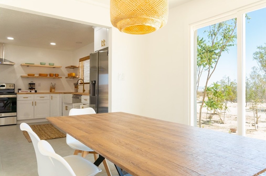 60521 Lorraine Ave, Yucca Valley CA  92285-3275 exterior