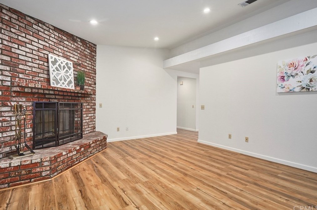 8356 Hickory Ave, Hesperia CA  92345-3818 exterior