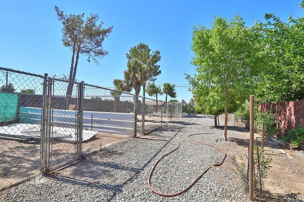 8356 Hickory Ave, Hesperia CA  92345-3818 exterior