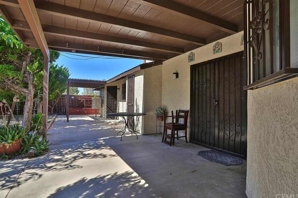 8356 Hickory Ave, Hesperia CA  92345-3818 exterior
