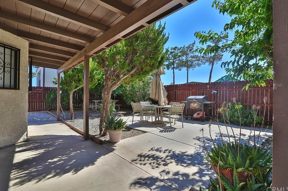 8356 Hickory Ave, Hesperia CA  92345-3818 exterior