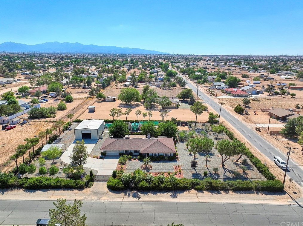 8356 Hickory Ave, Hesperia CA  92345-3818 exterior