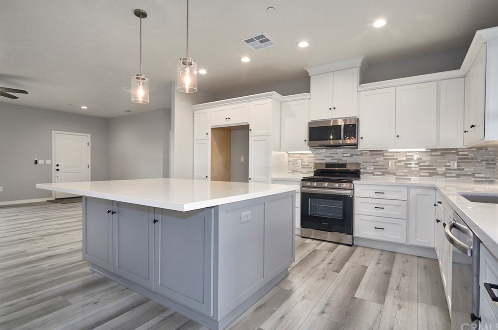 3790 Aragon Rd, Phelan CA  92371 exterior