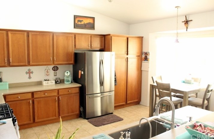 13206 Perignon Pl, Apple Valley CA  92308-5874 exterior