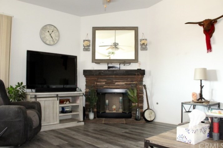 13206 Perignon Pl, Apple Valley CA  92308-5874 exterior