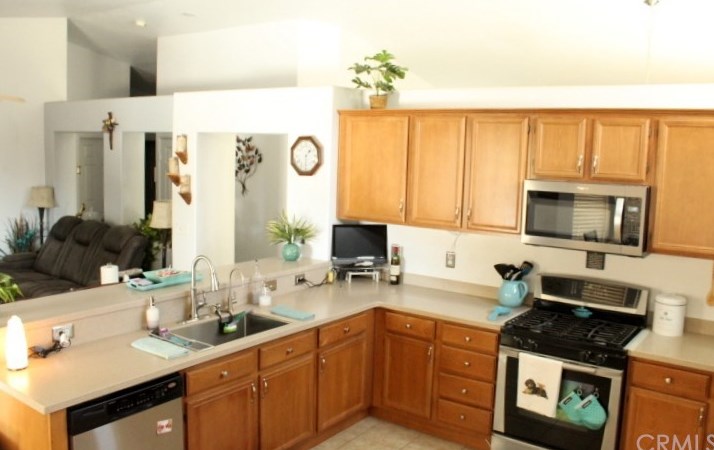 13206 Perignon Pl, Apple Valley CA  92308-5874 exterior