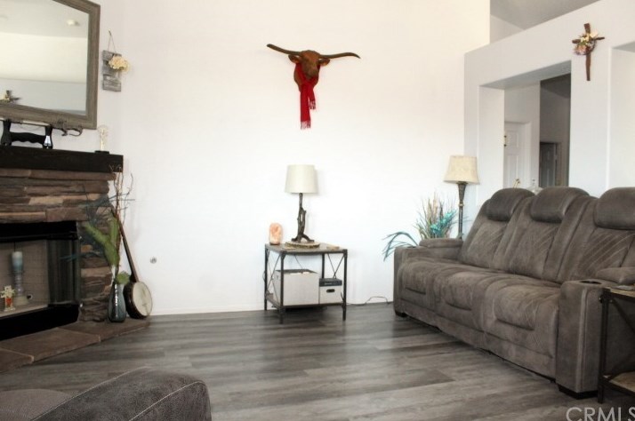 13206 Perignon Pl, Apple Valley CA  92308-5874 exterior