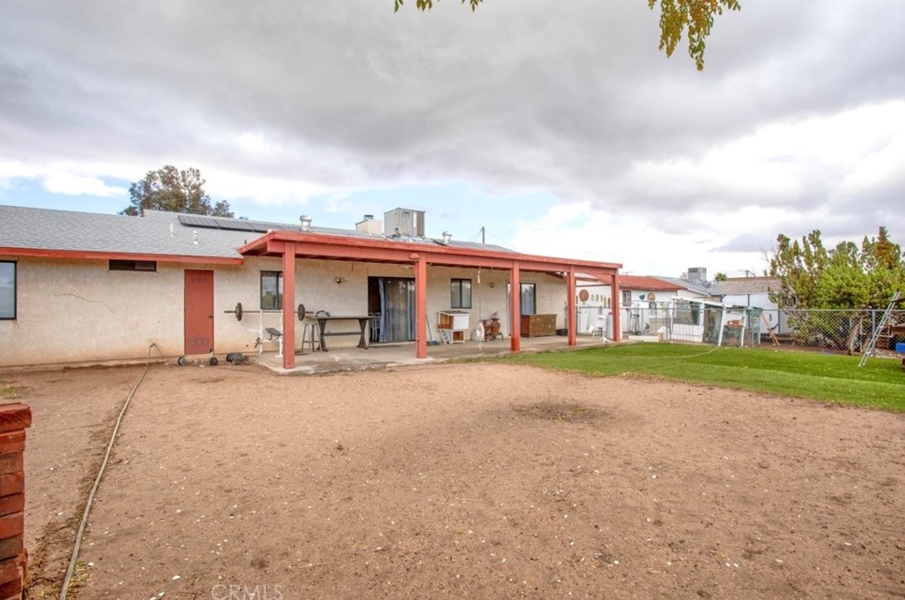 7461 Oakwood Ave, Hesperia CA  92345-4145 exterior