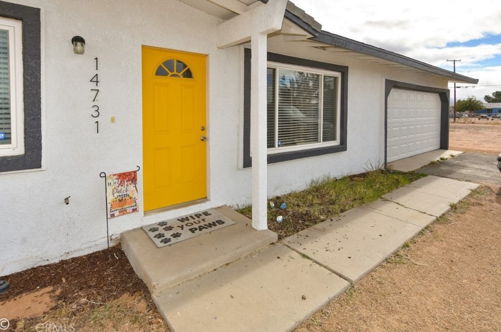 14731 Pawnee Rd, Apple Valley CA  92307-4028 exterior