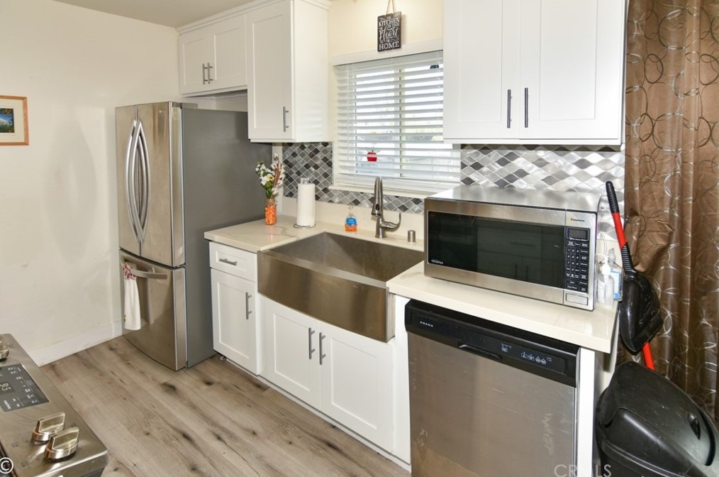 14731 Pawnee Rd, Apple Valley CA  92307-4028 exterior