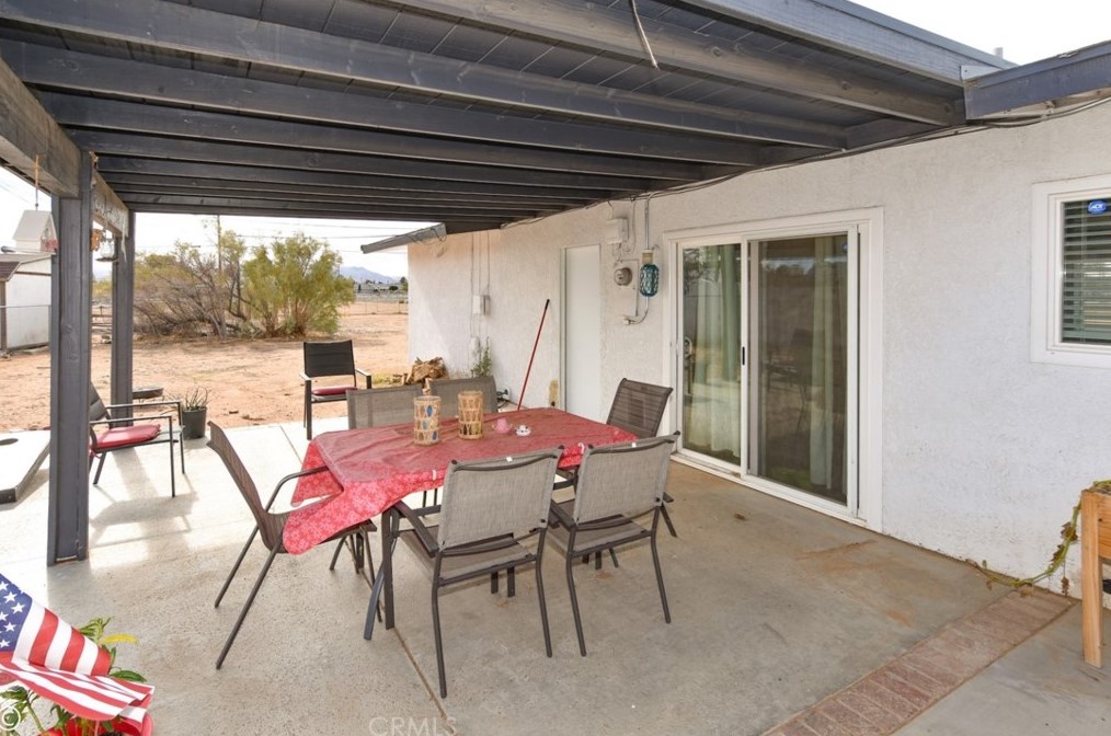 14731 Pawnee Rd, Apple Valley CA  92307-4028 exterior