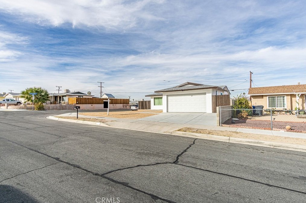 1701 Paloma St, Barstow CA  92311-5616 exterior