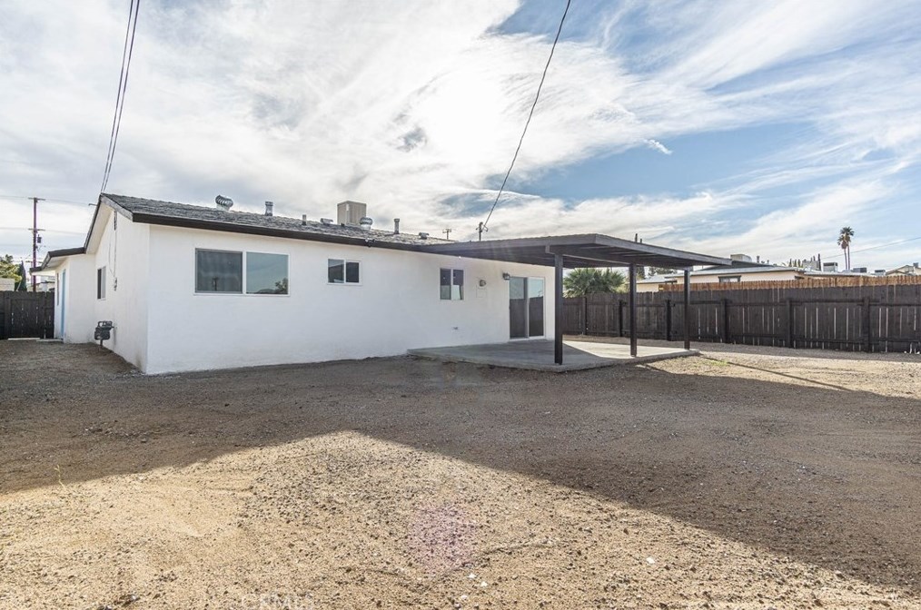 1701 Paloma St, Barstow CA  92311-5616 exterior