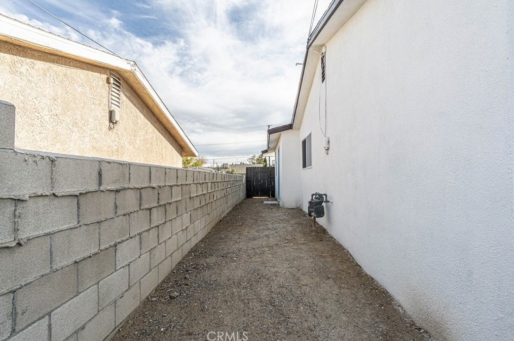 1701 Paloma St, Barstow CA  92311-5616 exterior