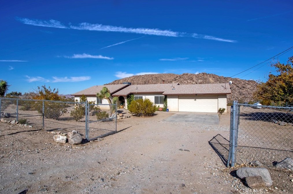 32232 Topaz Rd, Lucerne Valley CA  92356-8563 exterior