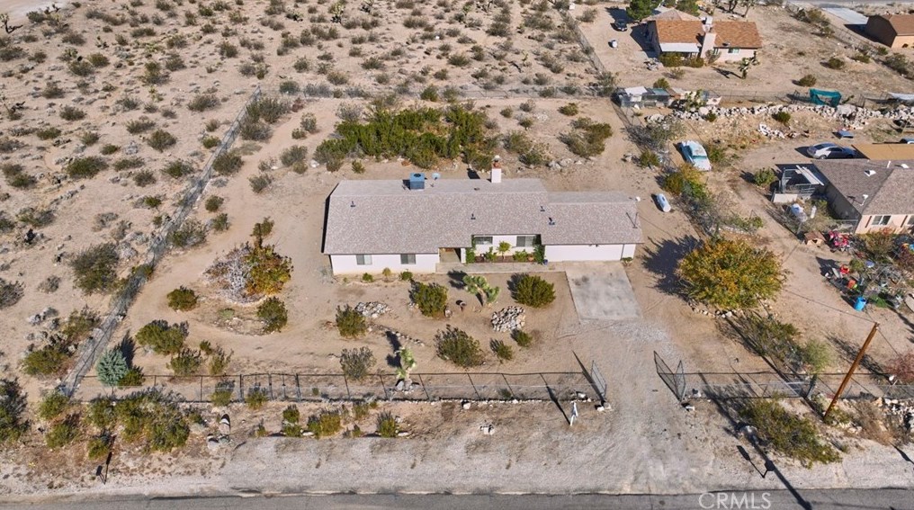 32232 Topaz Rd, Lucerne Valley CA  92356-8563 exterior