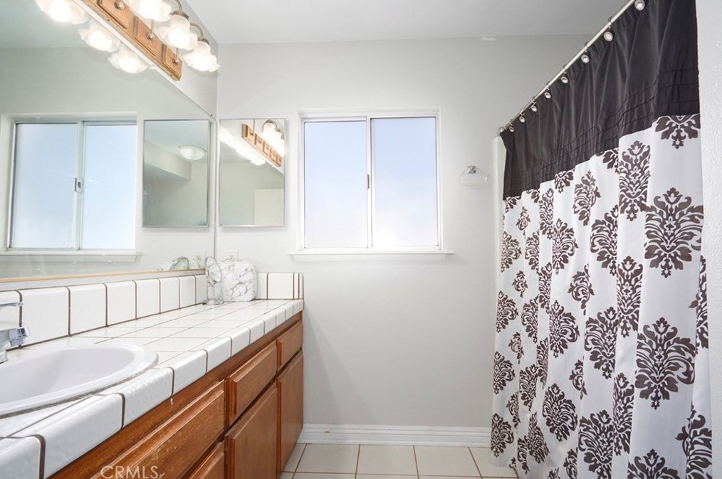32232 Topaz Rd, Lucerne Valley CA  92356-8563 exterior