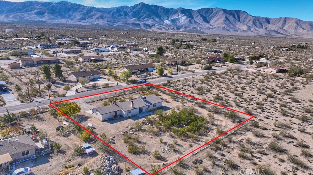 32232 Topaz Rd, Lucerne Valley CA  92356-8563 exterior