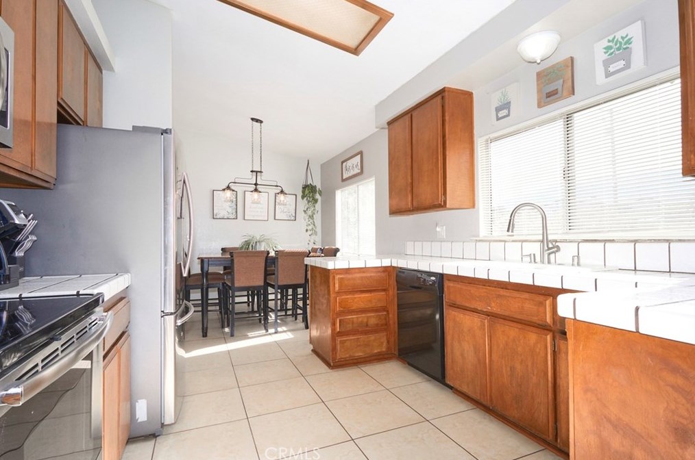 32232 Topaz Rd, Lucerne Valley CA  92356-8563 exterior