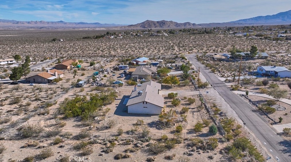 32232 Topaz Rd, Lucerne Valley CA  92356-8563 exterior