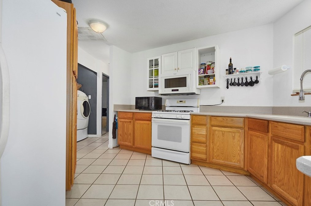 35430 Sage St, Lucerne Valley CA  92356-8240 exterior