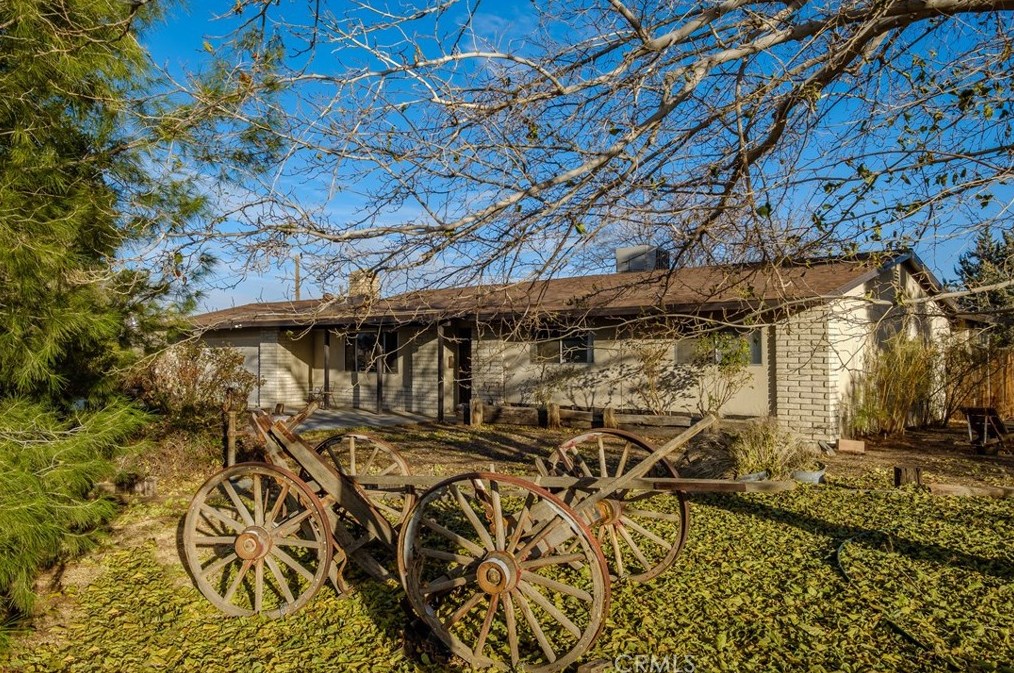 14875 Dakota Rd, Apple Valley CA  92307-3511 exterior