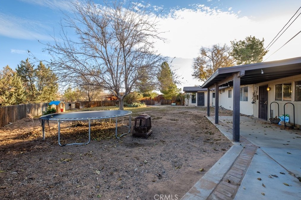 14875 Dakota Rd, Apple Valley CA  92307-3511 exterior