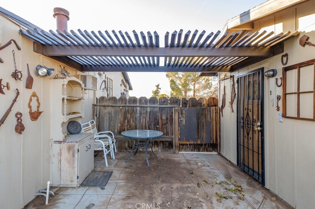 14875 Dakota Rd, Apple Valley CA  92307-3511 exterior