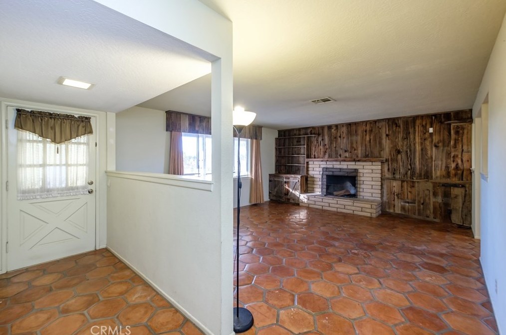 14875 Dakota Rd, Apple Valley CA  92307-3511 exterior