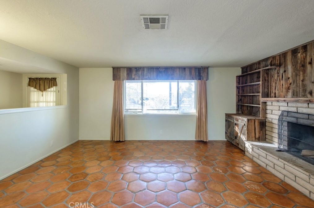 14875 Dakota Rd, Apple Valley CA  92307-3511 exterior