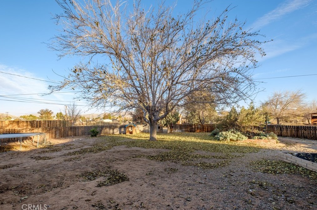 14875 Dakota Rd, Apple Valley CA  92307-3511 exterior