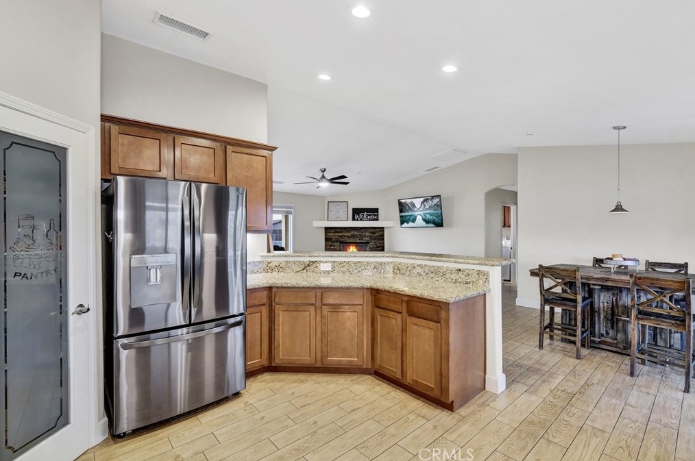 18281 Redding St, Hesperia CA  92345-7163 exterior