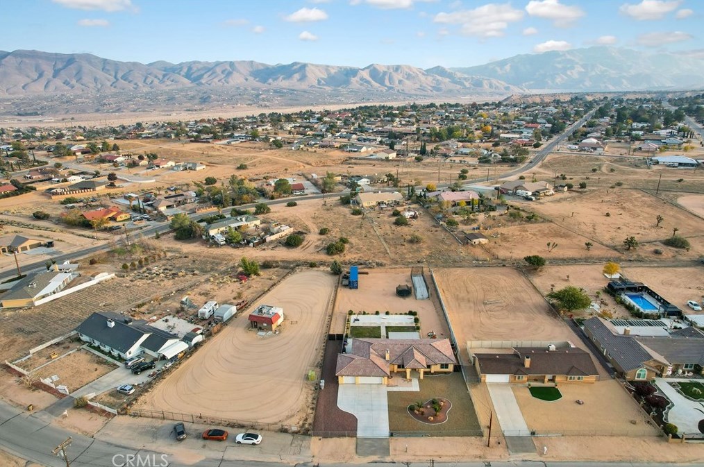 18281 Redding St, Hesperia CA  92345-7163 exterior